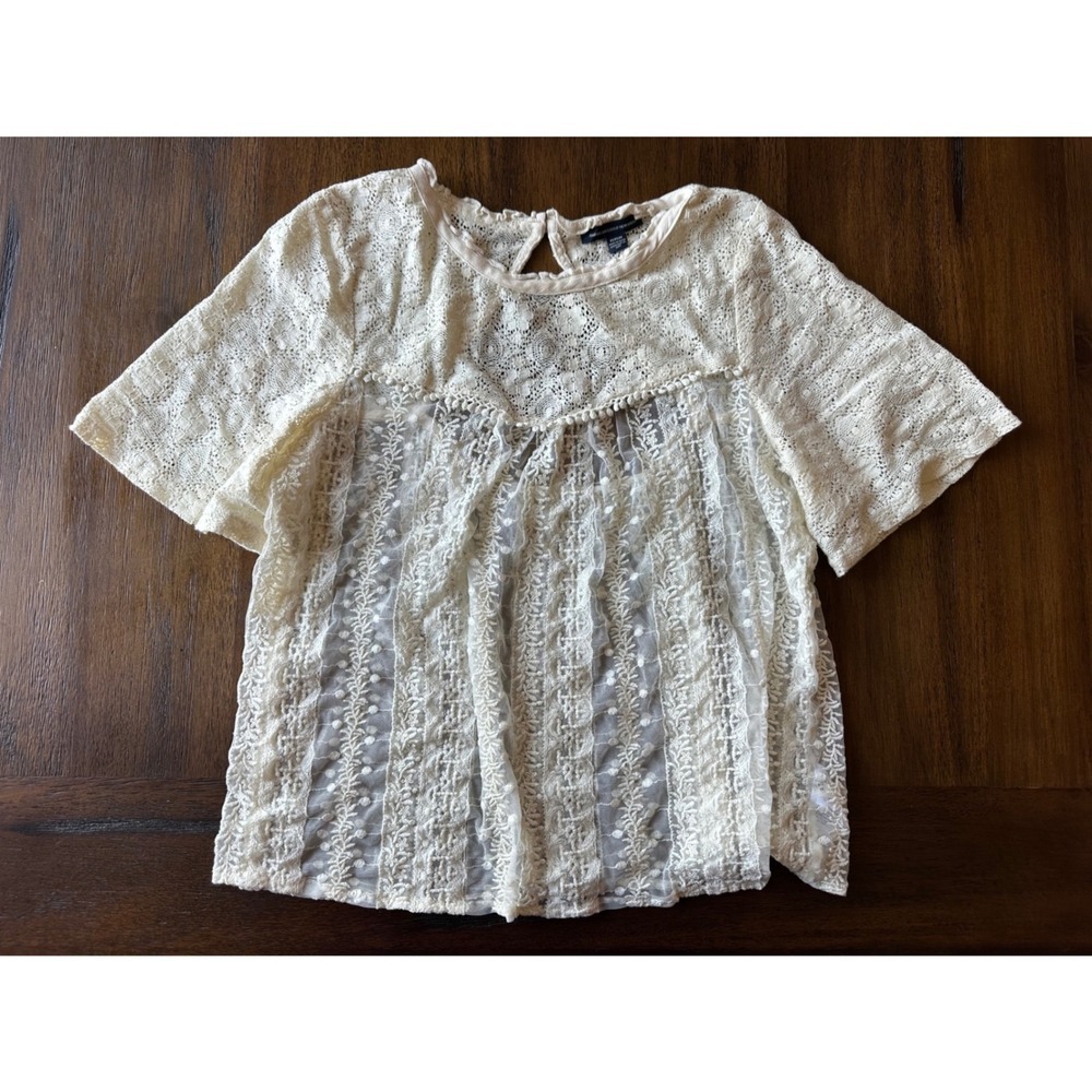 American Eagle Outfitters Cream Lace Short Sleeve Keyhole Back Blouse Medium
